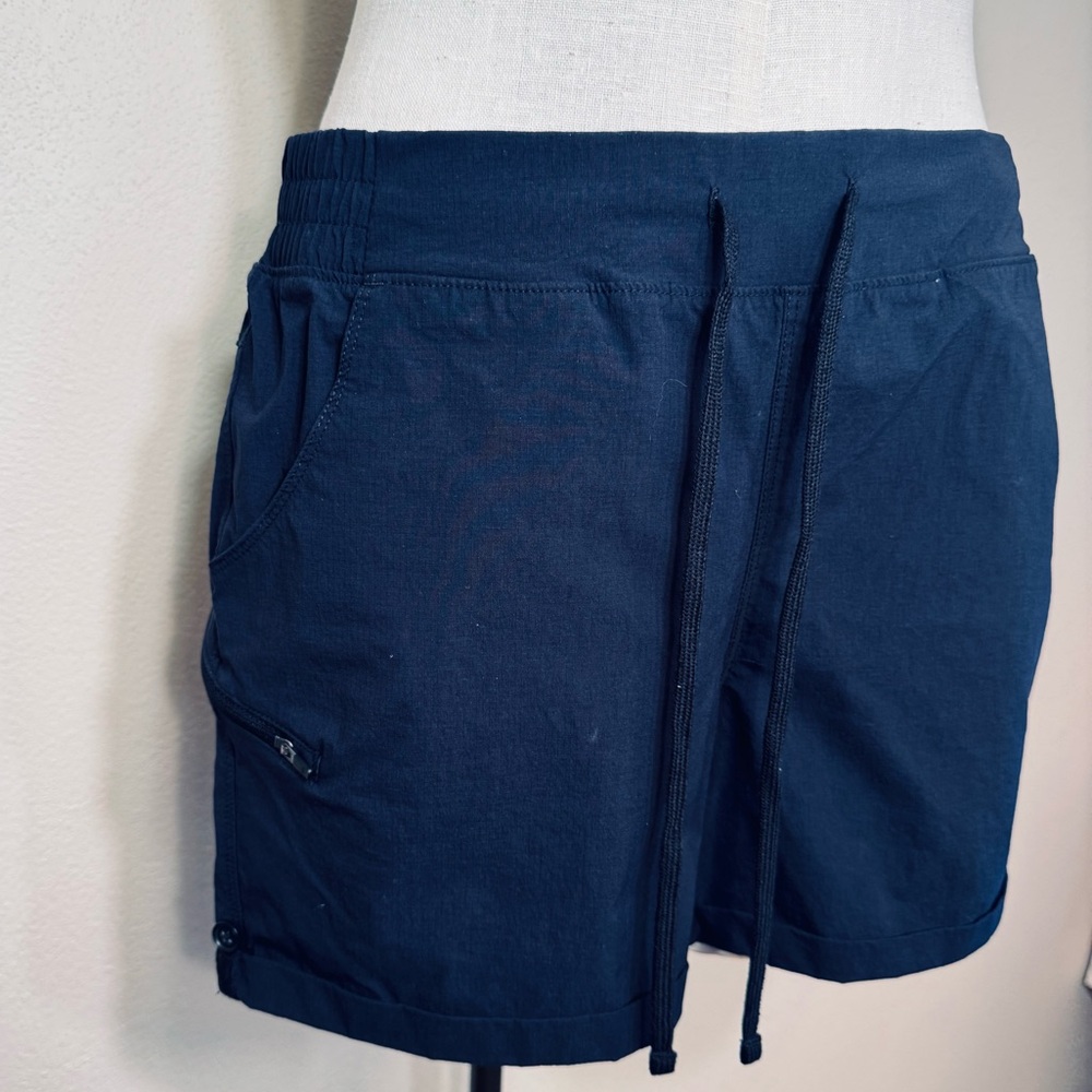 Eddie Bauer Rolled Hem Nylon Spandex Shorts - Picture 4 of 16